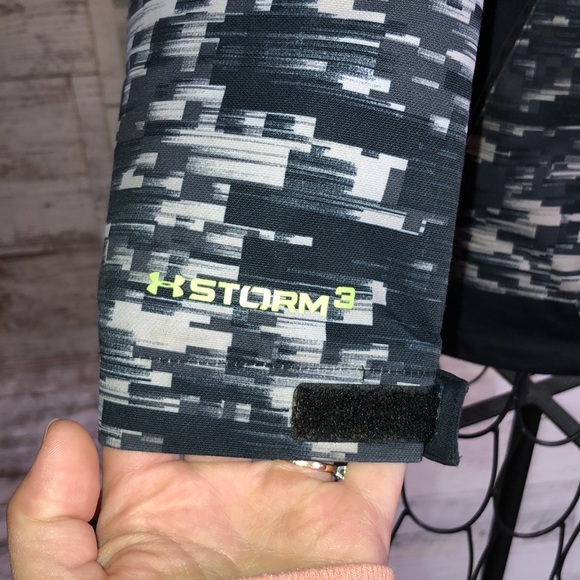 Under Armour Overcast Gray Digi Blur Rideable Jacket - Boys winter jacket size 5 - Picture 2 of 7